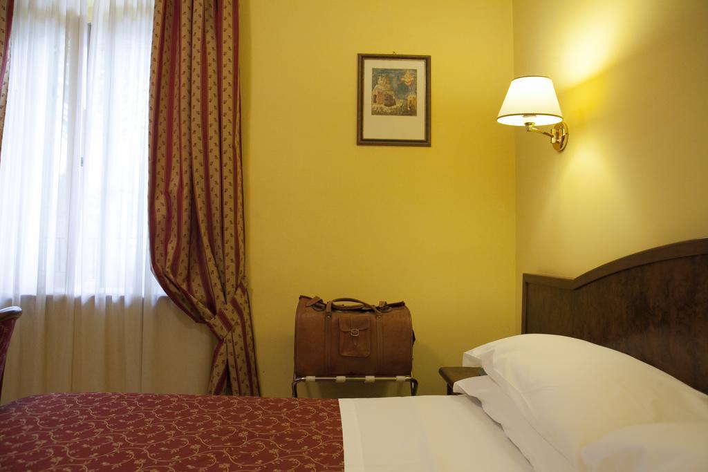 Hotel Villa Elda أسيسي المظهر الخارجي الصورة