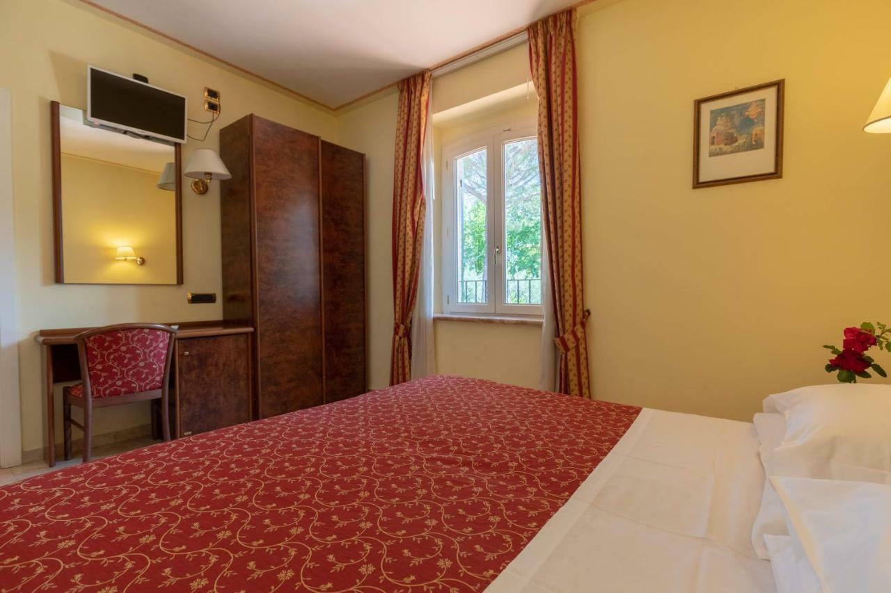 Hotel Villa Elda أسيسي المظهر الخارجي الصورة